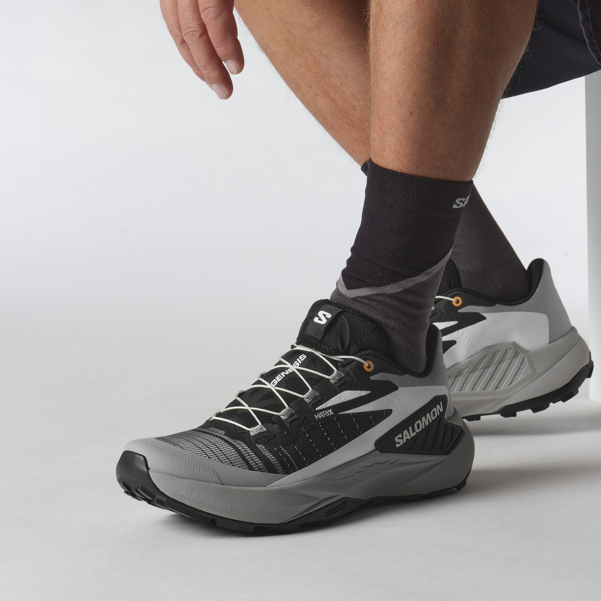 SALOMON Genesis Black / Alloy / Turmeric