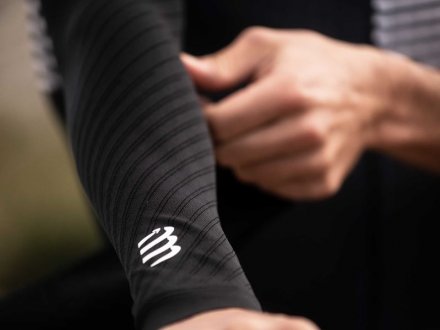 COMPRESSPORT ARMFORCE ULTRALIGHT Black