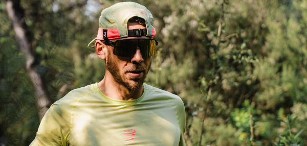 COMPRESSPORT 5 Panel Light Cap Nile / Fluo Red