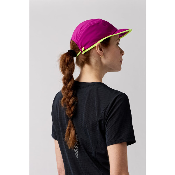 BROOKS Lightweight Packable Hat 2.0 Dk Fuchsia / Nightlife