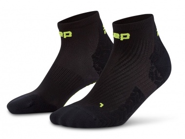 CEP Kotníkové ponožky ULTRALIGHT 4.0 M Black 